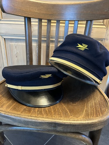 Lot deux casquettes poste - la,