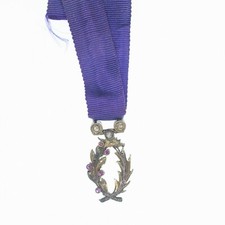 Médaille miniature des palmes académiques avec brillants et grenats. Avec son ru