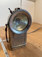 n° 3 Outil /  ANCIENNE LAMPE de Mineur Dominit