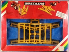 Britains - Agricole - Matériel Brise Mottes à Bras Articulé en boite (réf 9552)