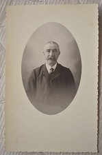 CPA " Photo de Monsieur *** après un petit coup de peigne à la moustache ***