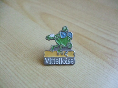 Pins boisson eau vittelloise - pins,