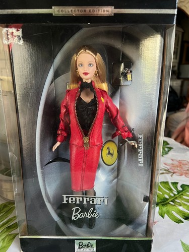 Poupée barbie ferrari neuve - poupée,