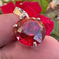 Pendentif coupe ronde rubis