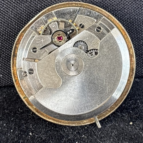 Mouvement montre eta - mouvement,