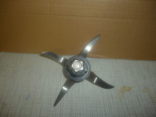 Couteau hachoir pour robot - pour,