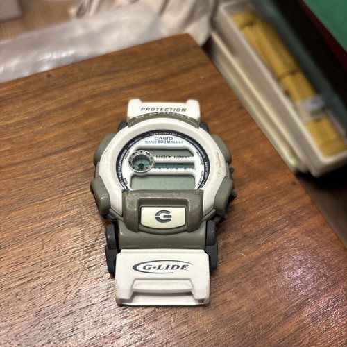 Montre casio shock 1586 - montre,