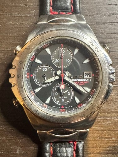 Montre chronographe noire