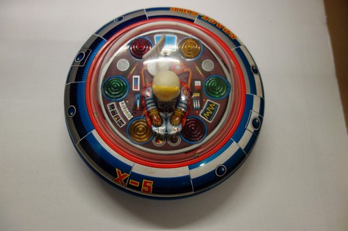 Robot soucoupe vintage 5 - soucoupe, x-5