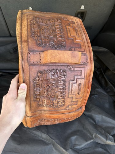 Azteca embossed leather round - embossed,