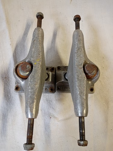 Vintage independent skateboard - vintage,