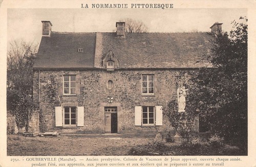 Cpa gouberville ancien - 50,
