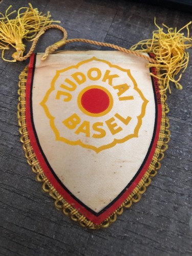 Ancien petit fanion judo - fanion,