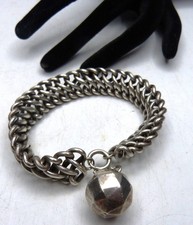 Bracelet ancien à breloque