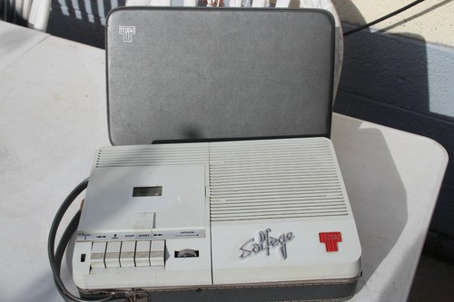 Ancien magnetophone cassette - magnetophone, a