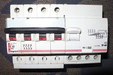 DISJONCTEUR DIFFERENTIEL