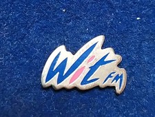 RARE PINS RADIO WIT 100.7 FM MÉDIA 