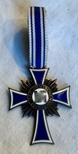 CROIX D'HONNEUR BRONZE DE LA MÈRE ALLEMANDE créée le 16 décembre 1938 3ème Reich