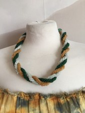 Collier de perles de verre