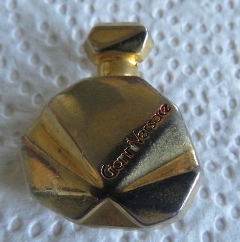 Pin flacon parfum gianni - de,