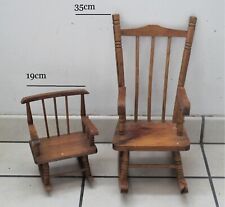 Lot: 2 Petites Chaises en Bois