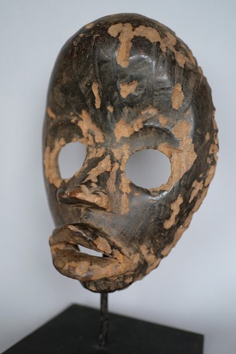 Masque dan ancien objet - dan, ancien.