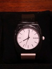 Nixon Minimal Quartz Watch