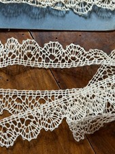 DENTELLE  ANCIENNE - AUX