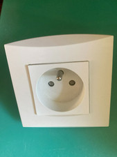 Prise 2P+t ALB81073 Plaque