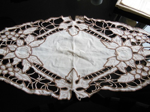 Napperon vintage broderie