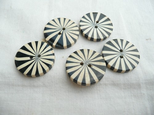 Boutons anciens de - 5,