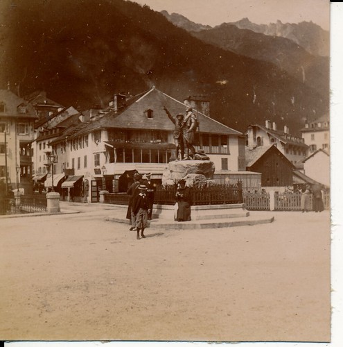 Chamonix 1895 statues - chamonix,