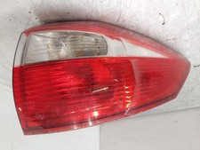 Feu arriere principal droit