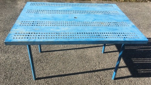 Ancienne table design tôle - ,