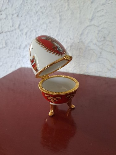 Oeuf porcelaine pilulier - en,