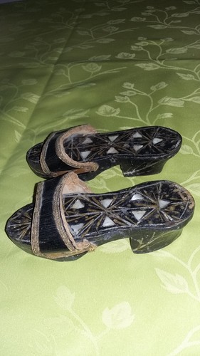 Ancienne paire chaussures - ancienne, bois