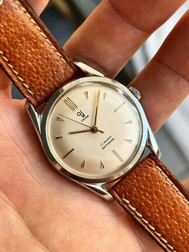 Montre yema neuve stock - de,