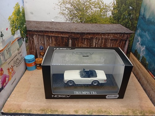 Triumph tr6 blanche 43 - blanche,