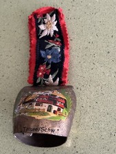 Ancienne cloche ovale en cuivre 7 cm artisanale Titisee Schw Suisse