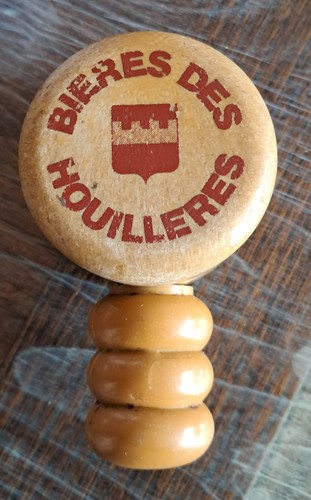 Casse noix brasserie des - *,