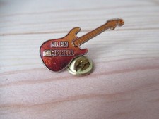 glen campbell guitare country music vintage pin badge