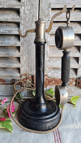 Ancien telephone colonne en - telephone,