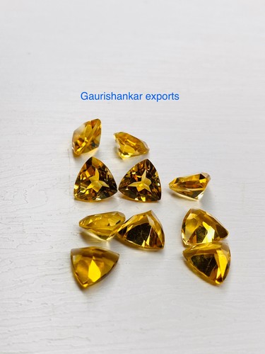 Citrine taillée trillion - citrine,