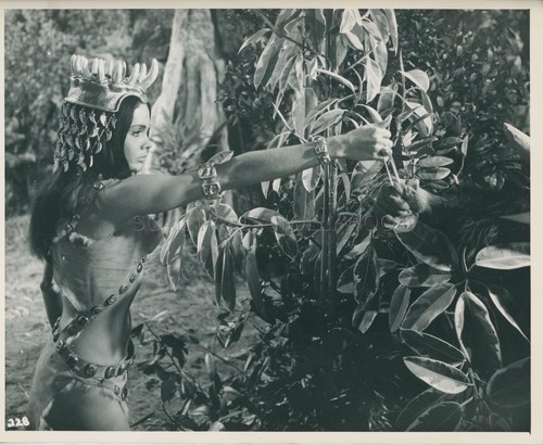 Martine beswick slave girls - martine,