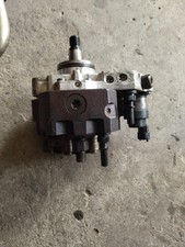 pompe haute pression pompe à injection 2.2/2.5 dci Bosch 8200 457 039