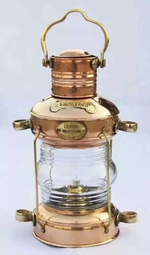 Ancienne lampe pétrole - à,