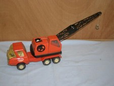 Ancien jouet Tonka: camion grue en métal