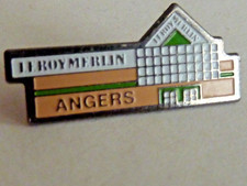 pin's pins badge   Magasin