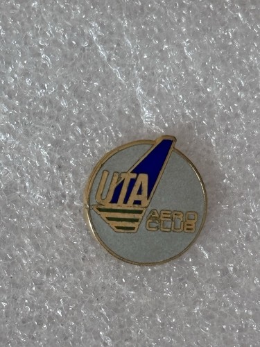 Pin uta aéro club - pin’s,