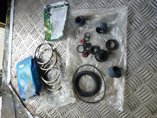 Lot pieces neuves - lot,